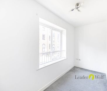 1 bed flat to rent in Kingswood Place, 55 - 59 Norwich Avenue West,... - Photo 1