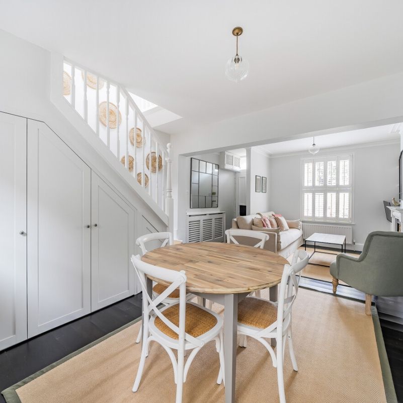Eversleigh Road, London, SW11 - Photo 1