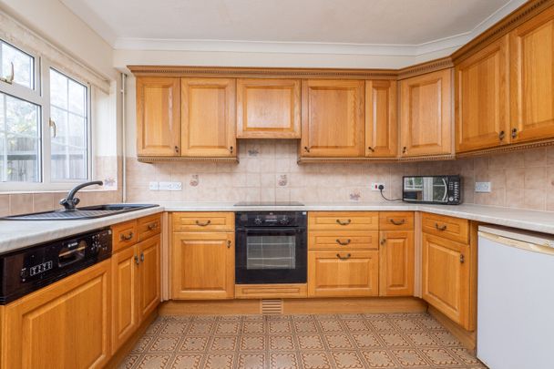 St. James Road, Sutton, SM1 - Photo 1