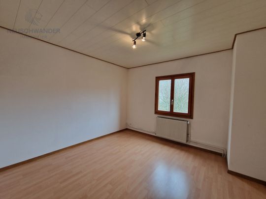 Apartment in a two-family rental house - Photo 1