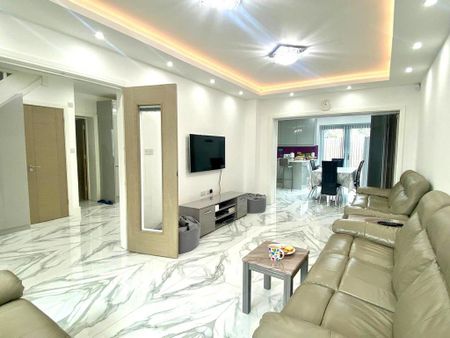 5 bedroom semi-detached house to rent - Photo 5