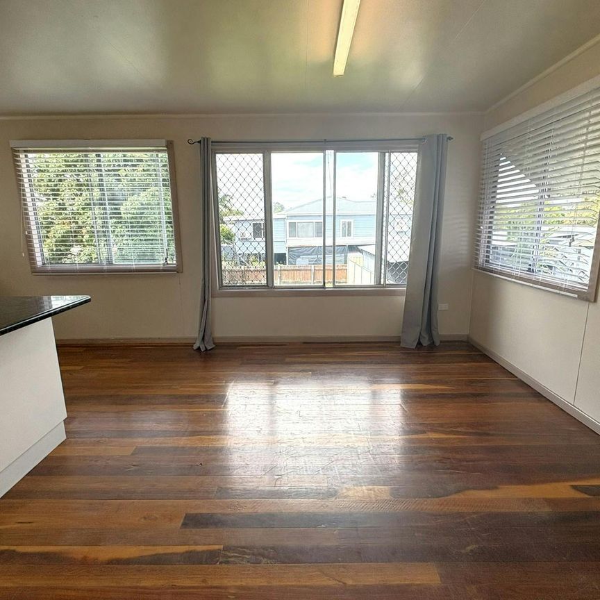 Spacious Family Home in Westlawn - Photo 1