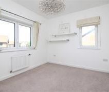 3 bedroom end of terrace house to rent - Photo 5