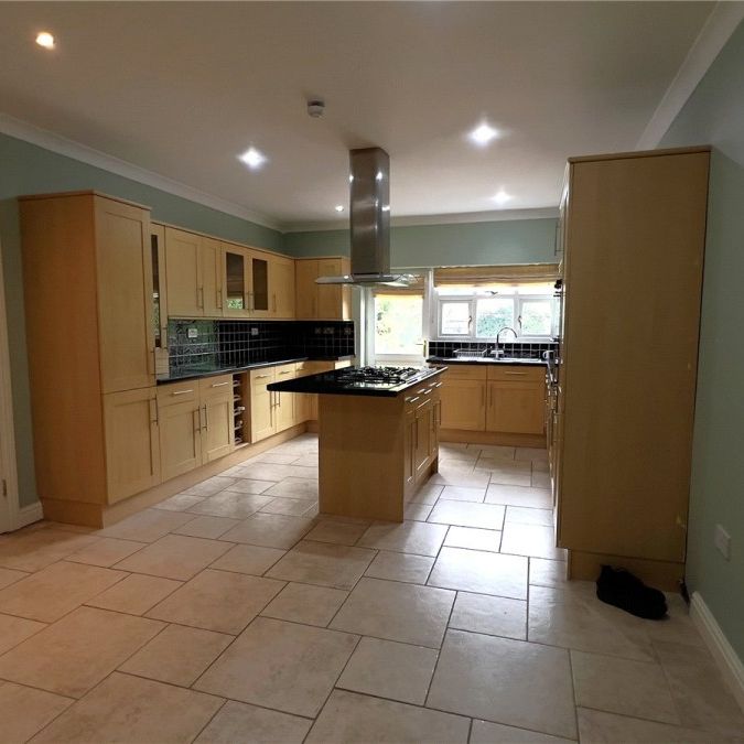 Lincoln Road, Newark, Nottinghamshire, NG24 - Photo 1