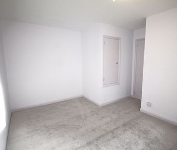 Sandringham Road, Petersfield - Photo 2