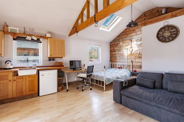 4 bedroom bungalow to rent - Photo 1