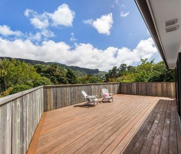 Modern 4BR Family Home in Tawa - Photo 4