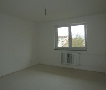 Mit Einbauküche und Design-Bodenbelag! Exklusiv modernisierte 2-Zimmer-Wohnung in Teichnähe - Photo 6