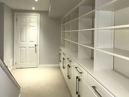 For Lease - 346 Riverstone Drive, Oakville, Ontario - Photo 4