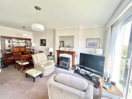 2 bedroom maisonette to rent - Photo 1