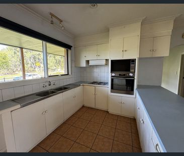 Spacious Family Living - Photo 6