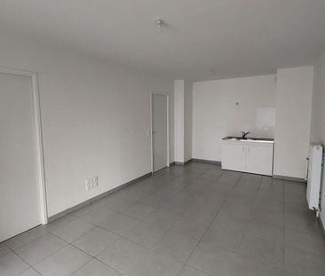 location Appartement T2 DE 41.72m² À NOISY LE SEC - Photo 5
