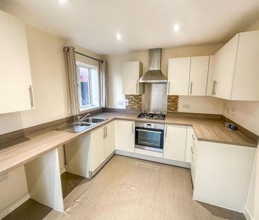 3 bedroom semi-detached house to rent - Photo 1