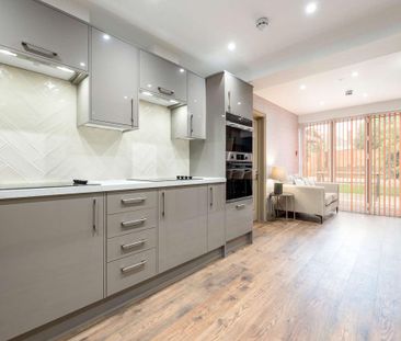 1 bedroom in a house share to rent - Photo 1