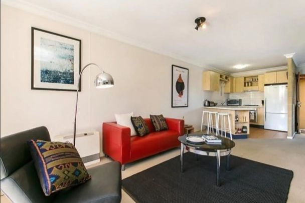 'UNDER APPLICATION' WARM & HOMELY | CONVEINIENT PARKDALE LOCATION! - Photo 1