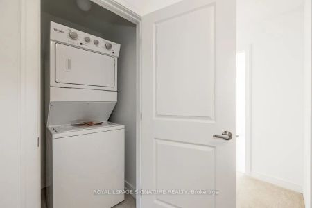 Condo Townhouse For Lease | S9052425 - Photo 3
