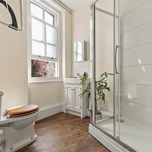 Upper Richmond Road, SW15 - Photo 1