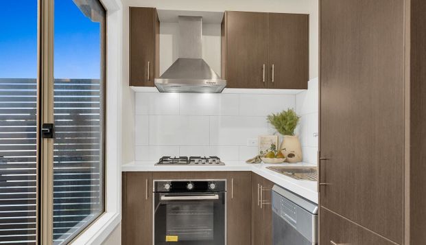 Noble Park - Photo 1