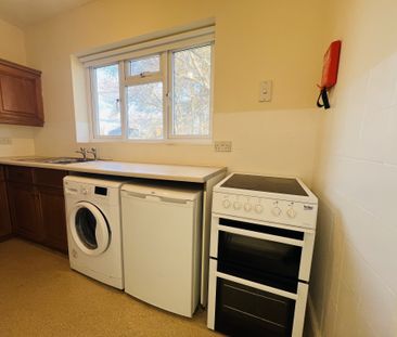 Bath Road, Maidenhead - Photo 6