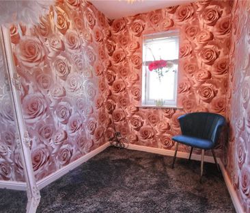 4 bedroom semi-detached house to rent - Photo 2