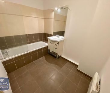 Location Appartement 2 pièces 52m² LA SEYNE SUR MER 83500 - Photo 3