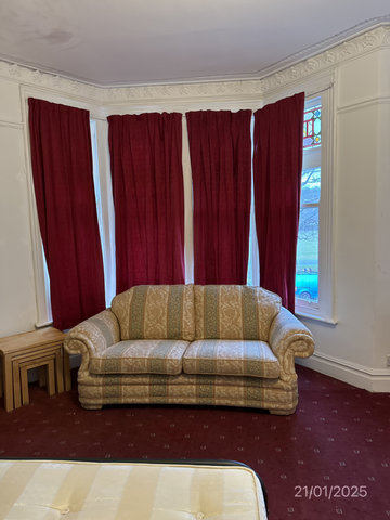 8 bedroom terraced house to rent - Photo 2