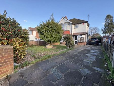 4 Bedroom House - Photo 5