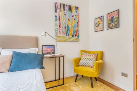 Via Tommaso da Cazzaniga, Milan, Lombardy 20121 - Photo 2