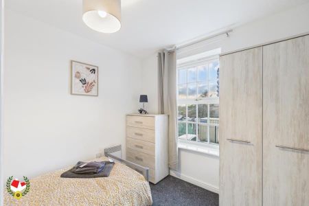 Alexandra House, Pillowell Drive - Photo 4