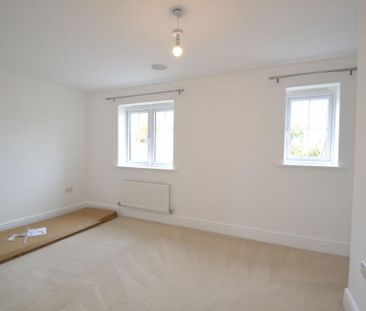 4 bedroom detached house to rent - Photo 3