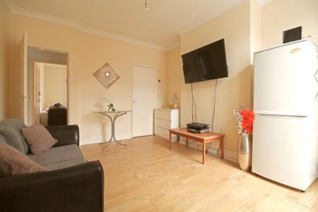 4 Florence Street, Lincoln, Lincolnshire, LN2 5LR - Photo 2