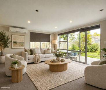 Spacious, Comfortable Family Home in Addison - Photo 2
