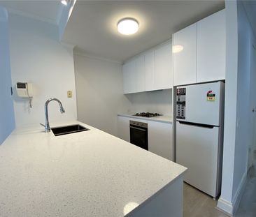 210/28 Little Lonsdale Street - Photo 5