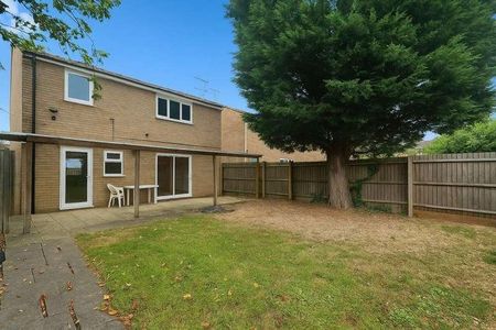 Lavender Close, Yaxley Peterborough, PE7 - Photo 4