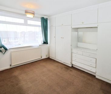 4 bedroom semi-detached house to rent - Photo 5