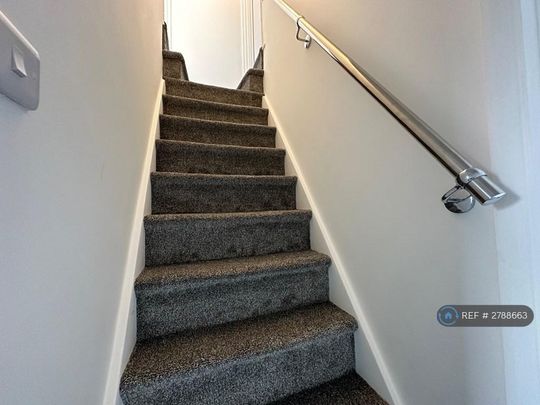 2 bedroom semi-detached house to rent - Photo 1