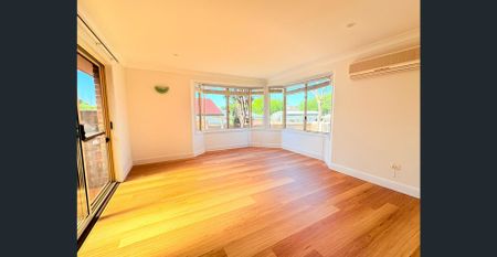 Huge Home with Swimming Pool! - Photo 2