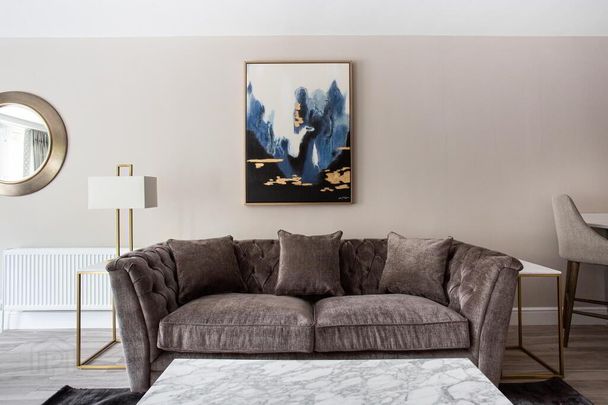 Lesley Park Royal, 1 Rosepark Gardens, Belfast, BT5 7LW - Photo 1