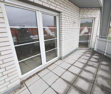 == Schöne DG-Wohnung in begehrter Lage von Leopoldshöhe == - Photo 1