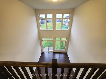 For Lease - 7 Mayapple Street, New Tecumseth, Ontario - Photo 2