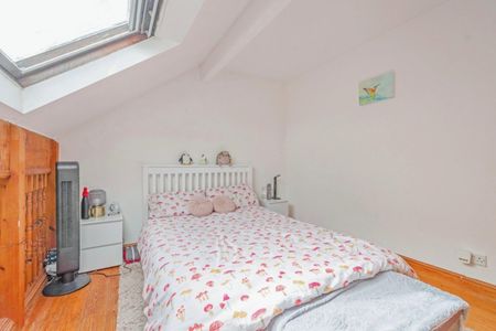 1 bedroom Flat To Let - Photo 5