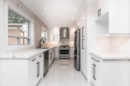 For Lease - 1821 Truscott Drive Unit# UPPER, Mississauga, Ontario - Photo 2