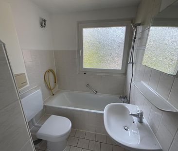 2-Zimmer-Wohnung im Dachgeschoss mit Badewanne in Wilhelmshaven - zentrale Lage !!! - Foto 1