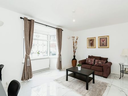 Semi-detached house to rent on - Photo 5