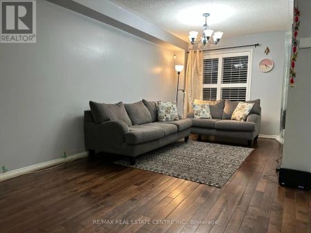 40 RIDGEFIELD COURT - Photo 2