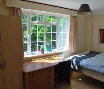 1 bedroom in a house share to rent - Photo 5