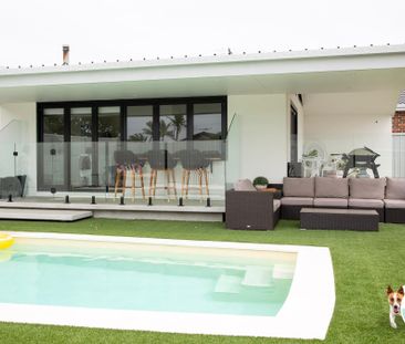 4 Middle Street, Caves Beach NSW 2281 - House For Rent | Domain - Photo 3