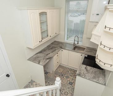 2 bedroom terraced house to rent - Photo 4