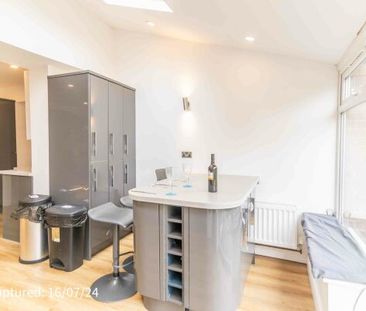 9, Lang Avenue - Photo 3