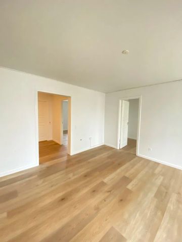 Rummelig 3-værelses lejlighed i Vejgaard med altan - Photo 5